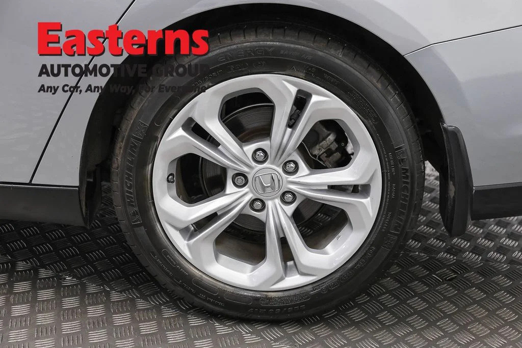Used 2025 Silver Honda LX image 32