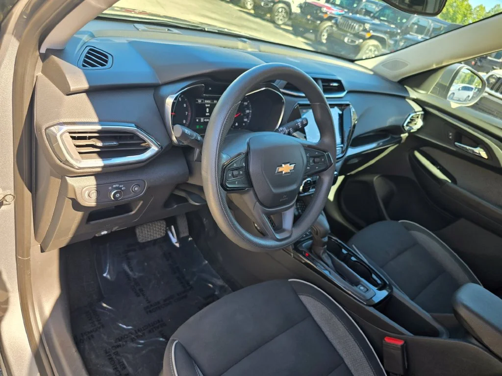 Used 2023 Gray Chevrolet LT image 23