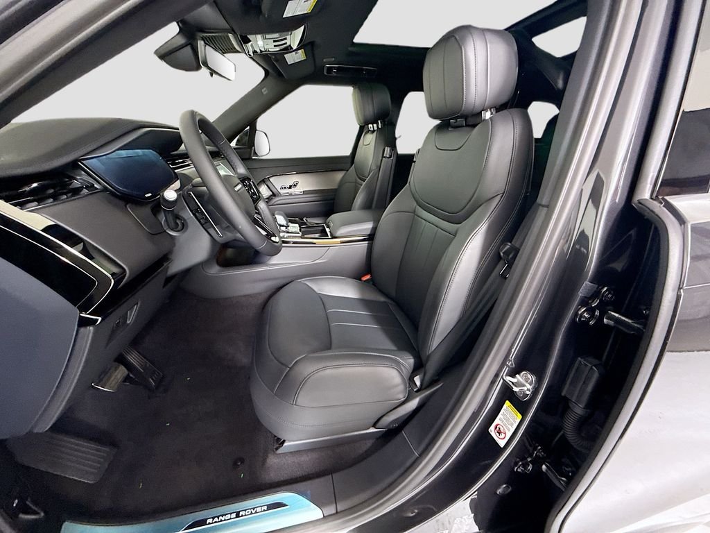 New 2026 Carpathian Grey Land Rover Dynamic SE image 19