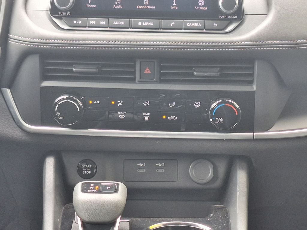 Used 2025 White Nissan S image 19
