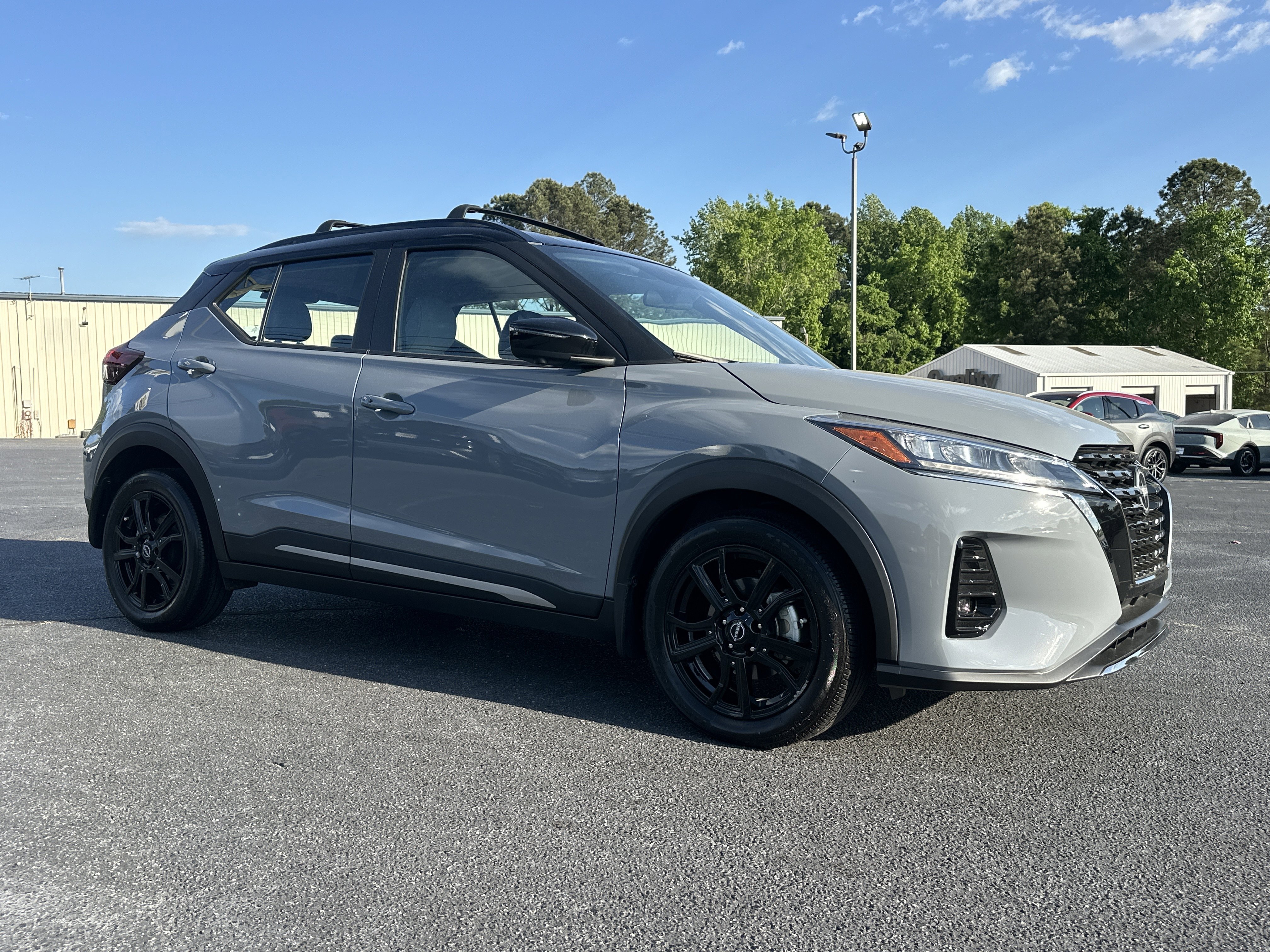 Used 2023 Gray/Super Black Nissan SR image 2