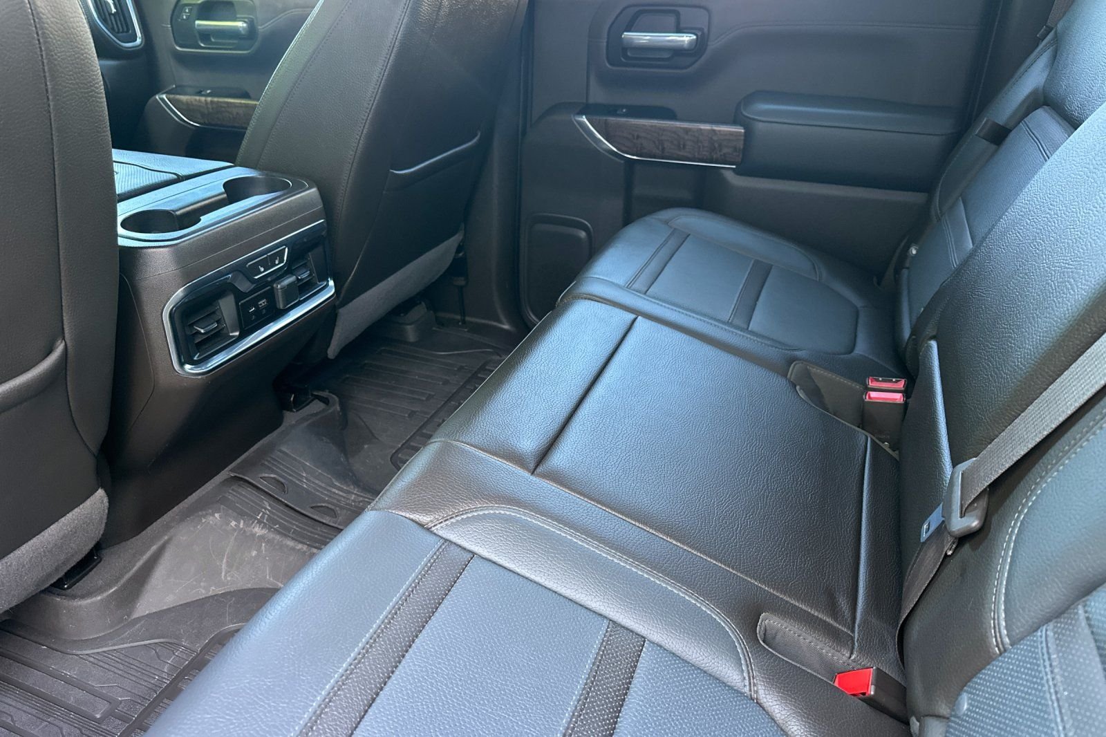 Used 2019  GMC Denali image 12