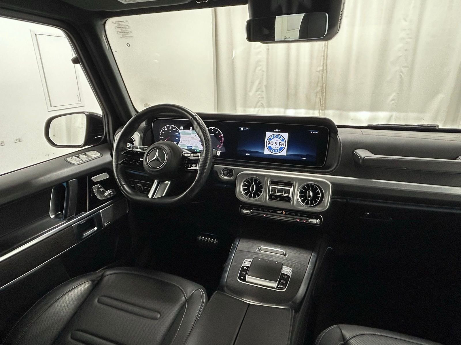 Used 2025 Obsidian Black Metallic Mercedes-Benz G 550 image 10