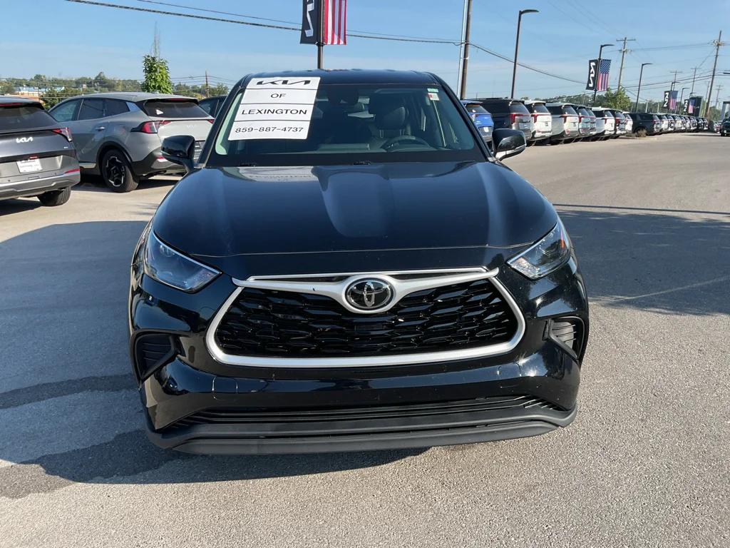 Used 2023 Midnight Black Metallic Toyota L image 3
