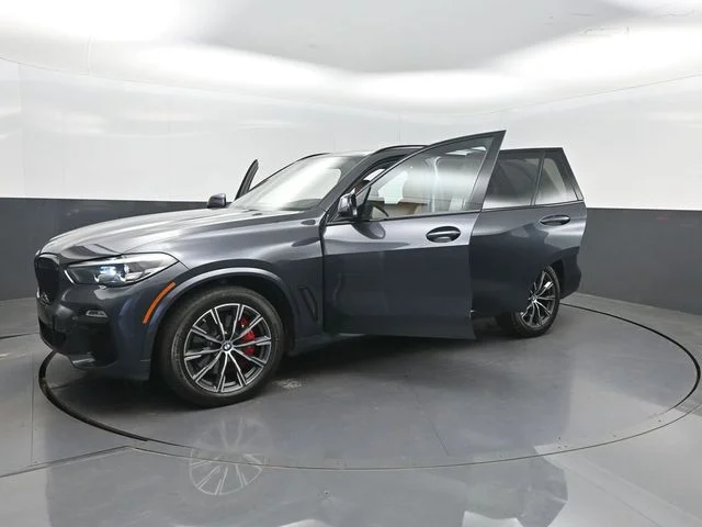 Used 2021 Gray BMW xDrive40i image 39