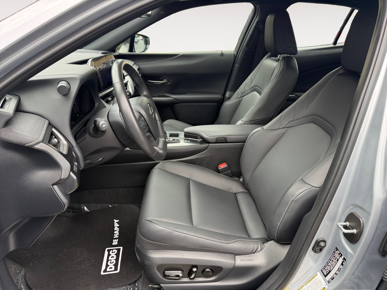 Used 2025 Iridium Lexus 300h image 10