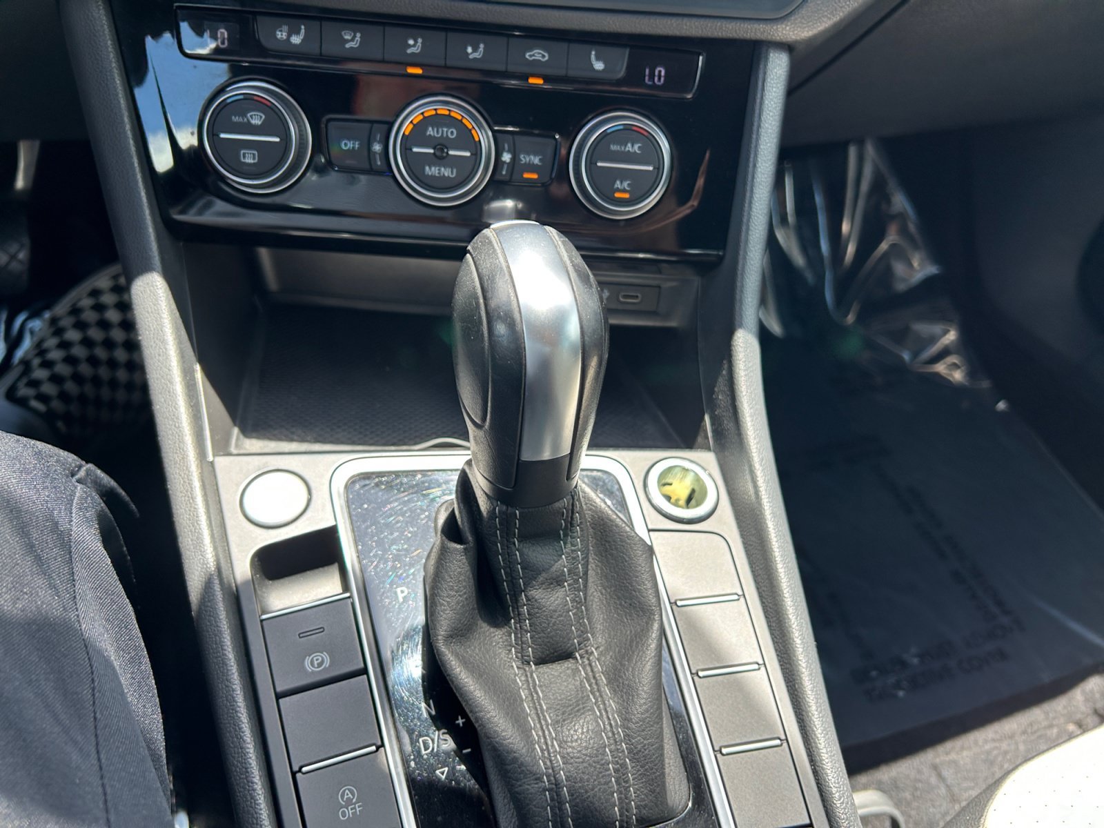 Used 2020 Platinum Gray Metallic Volkswagen R-Line image 14