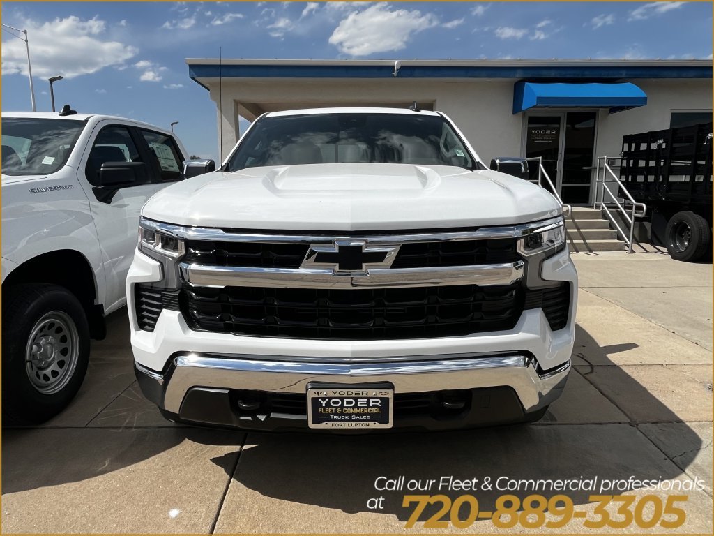 Used 2025 Summit White Chevrolet LT image 3