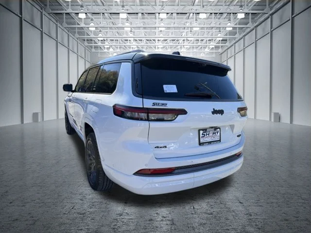 New 2027 Bright White Clear-Coat Paint Jeep Summit image 5