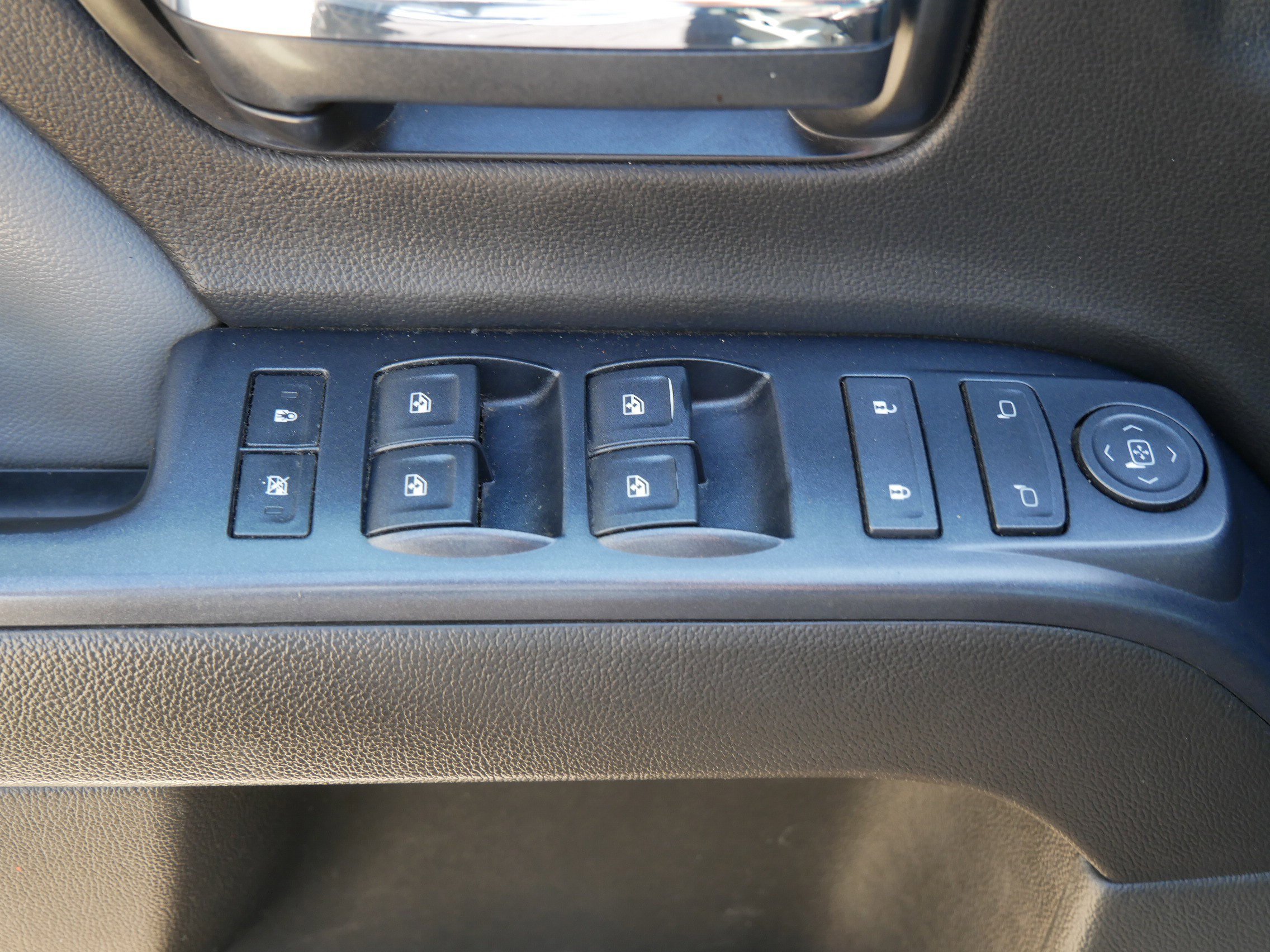 Used 2014 White Chevrolet Work Truck image 18