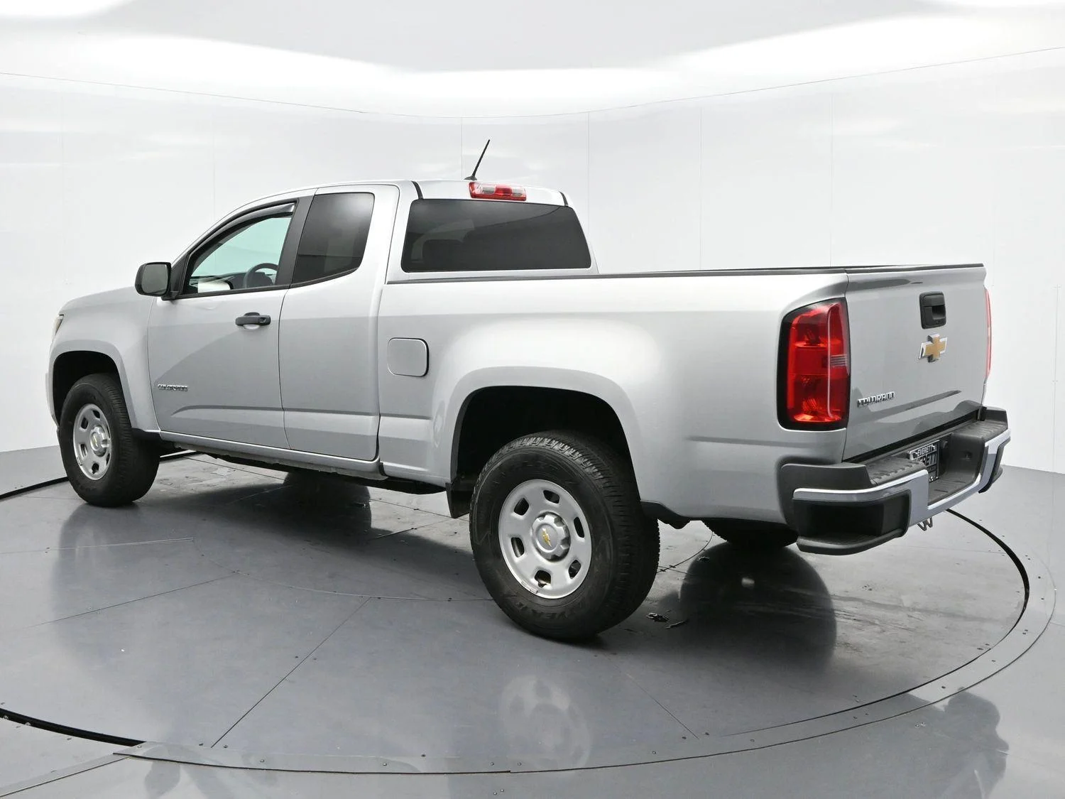 Used 2019 SILVER ICE METALLIC Chevrolet 2WD Work Truck image 5
