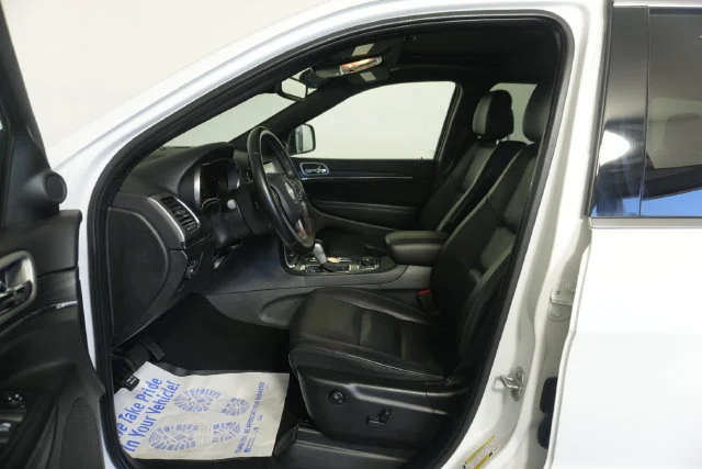Used 2020 Bright White Clearcoat Jeep Limited image 27