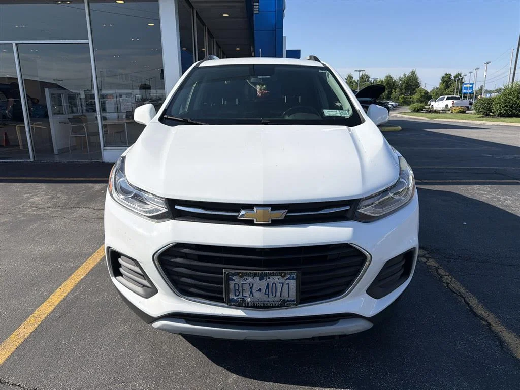 Used 2019 SUMMIT WHITE Chevrolet LT image 8
