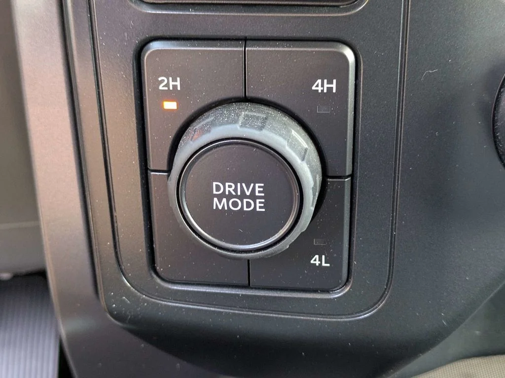 Used 2025 Gray Ford XLT image 22
