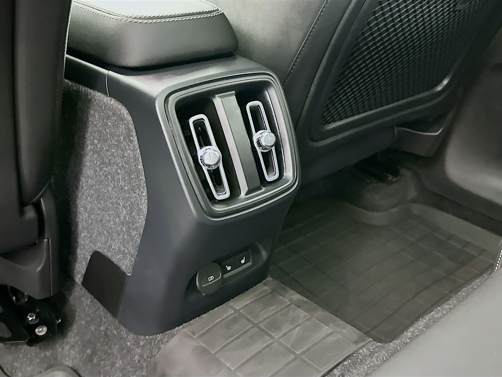 Used 2023 Gray Metallic Volvo Ultimate image 25