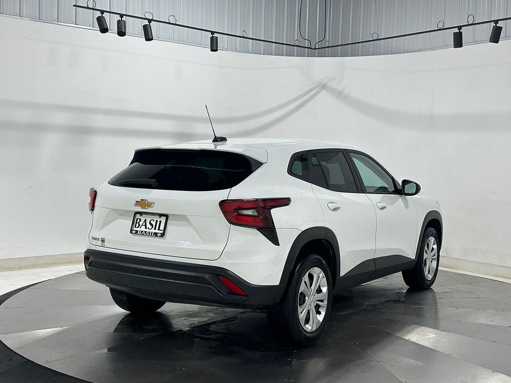 Used 2024 White Chevrolet LS image 10