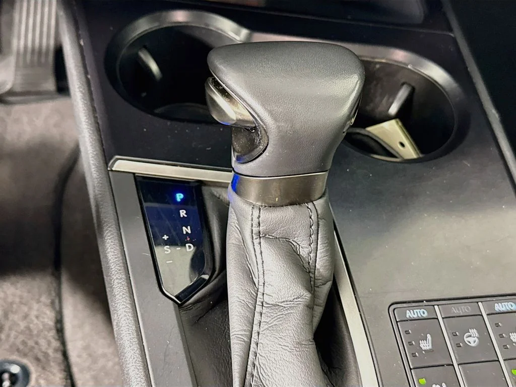 Used 2023 Iridium Lexus 250h Premium image 17