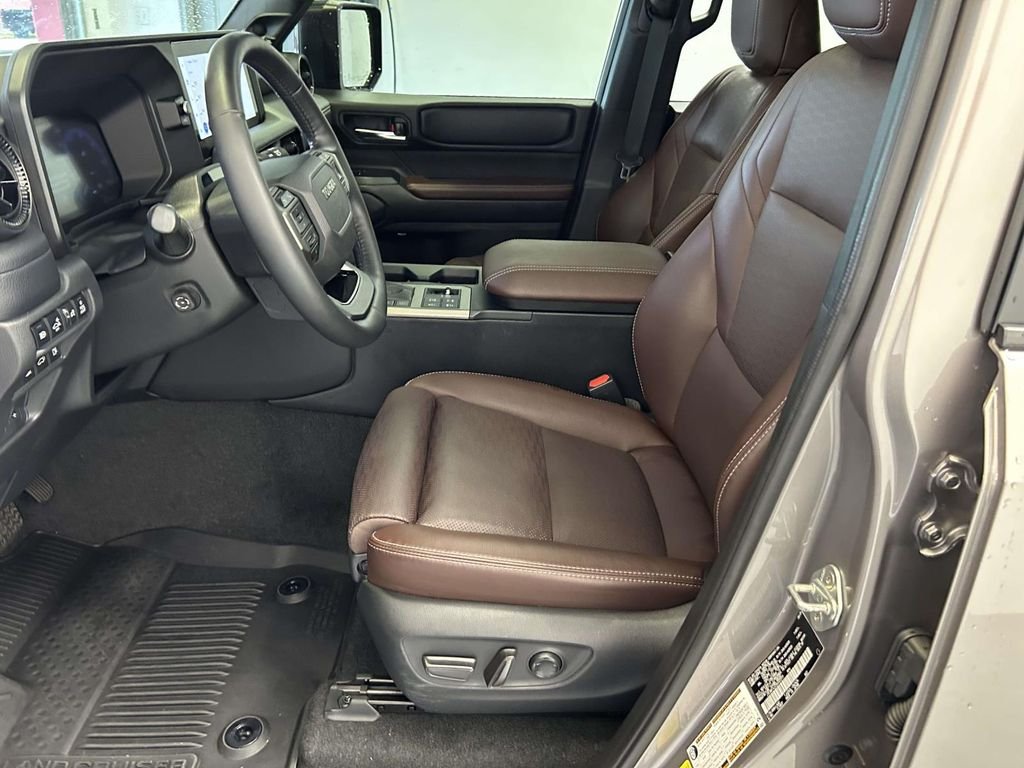 Used 2025  Toyota Premium image 16