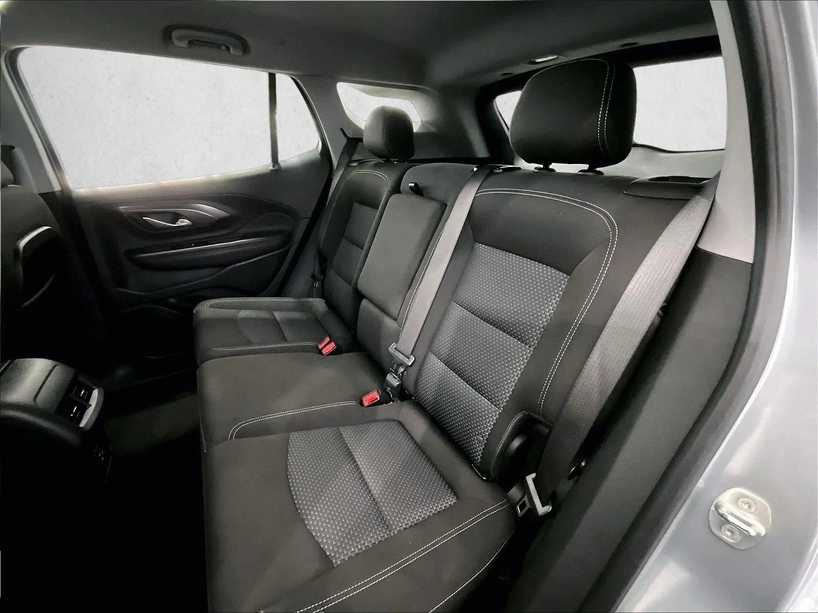 Used 2023 Sterling Metallic GMC SLE image 28