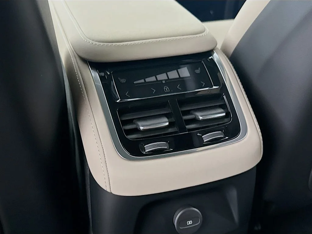 New 2026 Blue Volvo T8 Plus image 27