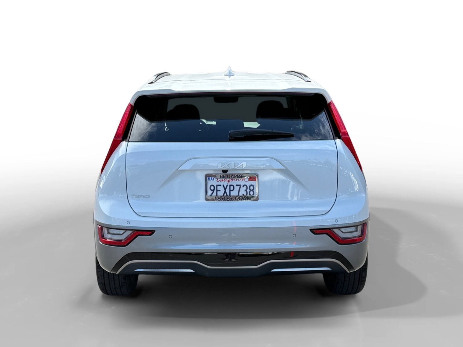 Used 2023 Snow White Pearl Kia Wave image 4