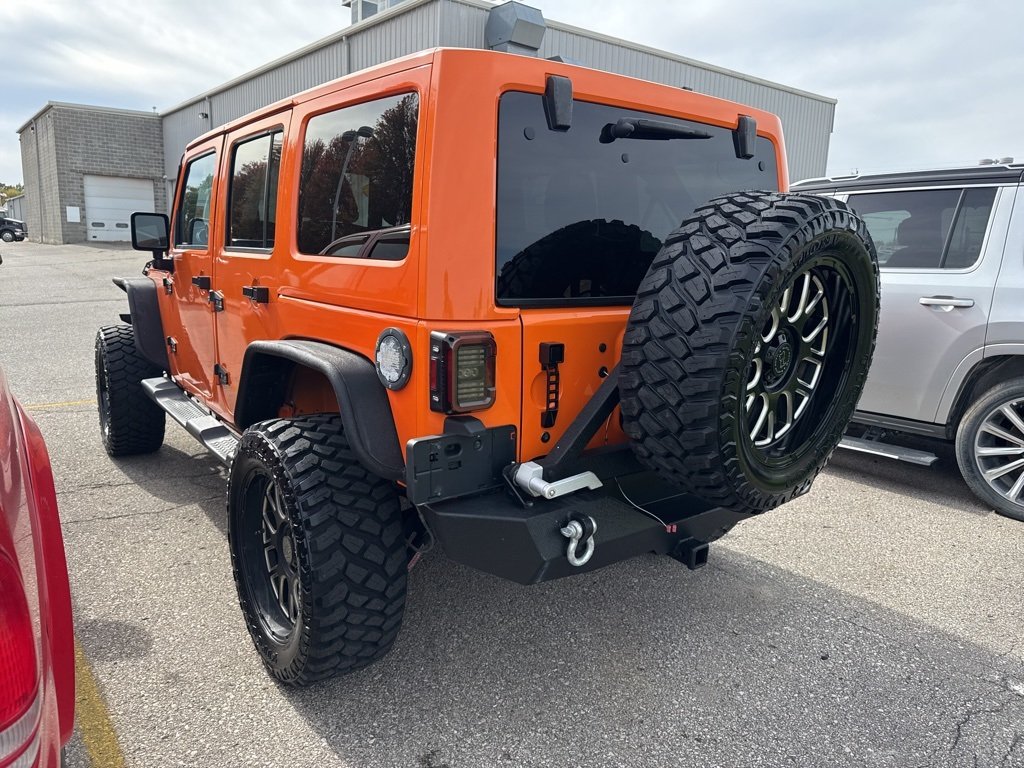 2013 Jeep Wrangler Unlimited Sahara photo 3