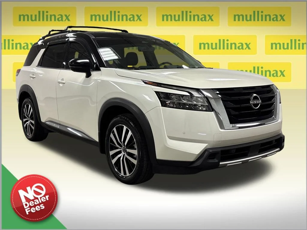2023 Nissan Pathfinder Platinum 2WD's photo