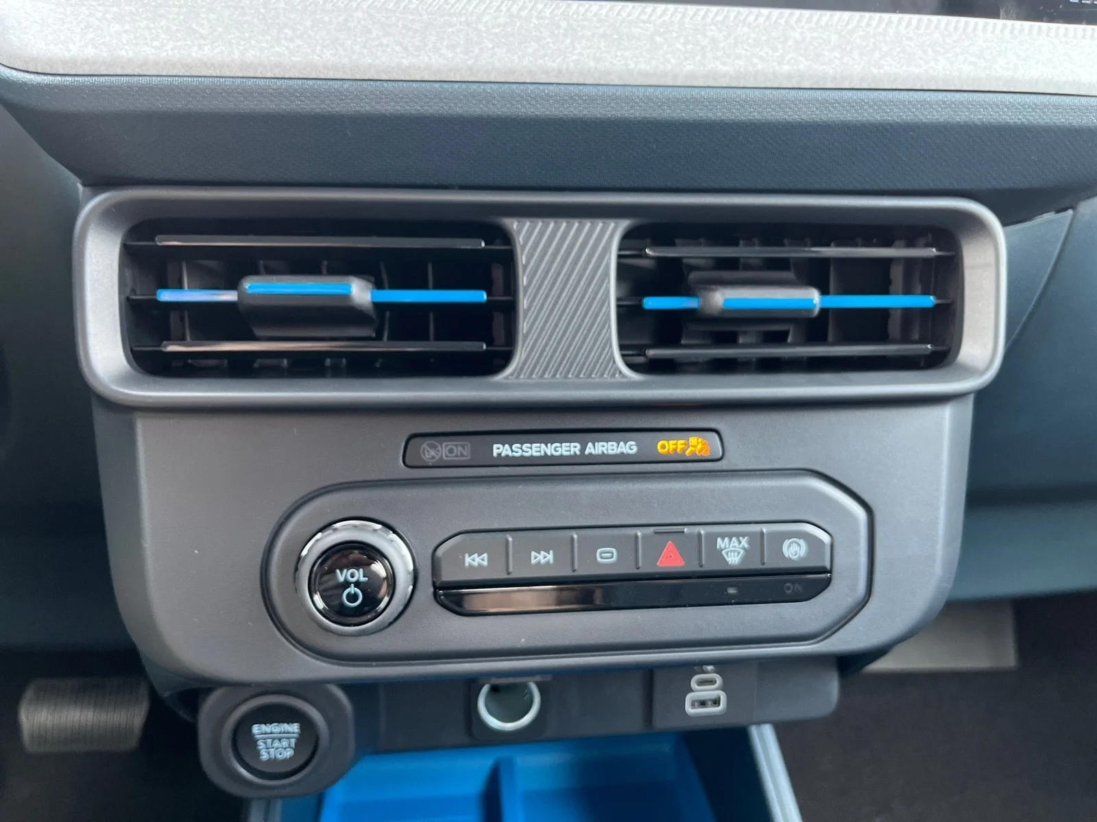 New 2026 Space White Metallic Ford XLT image 21