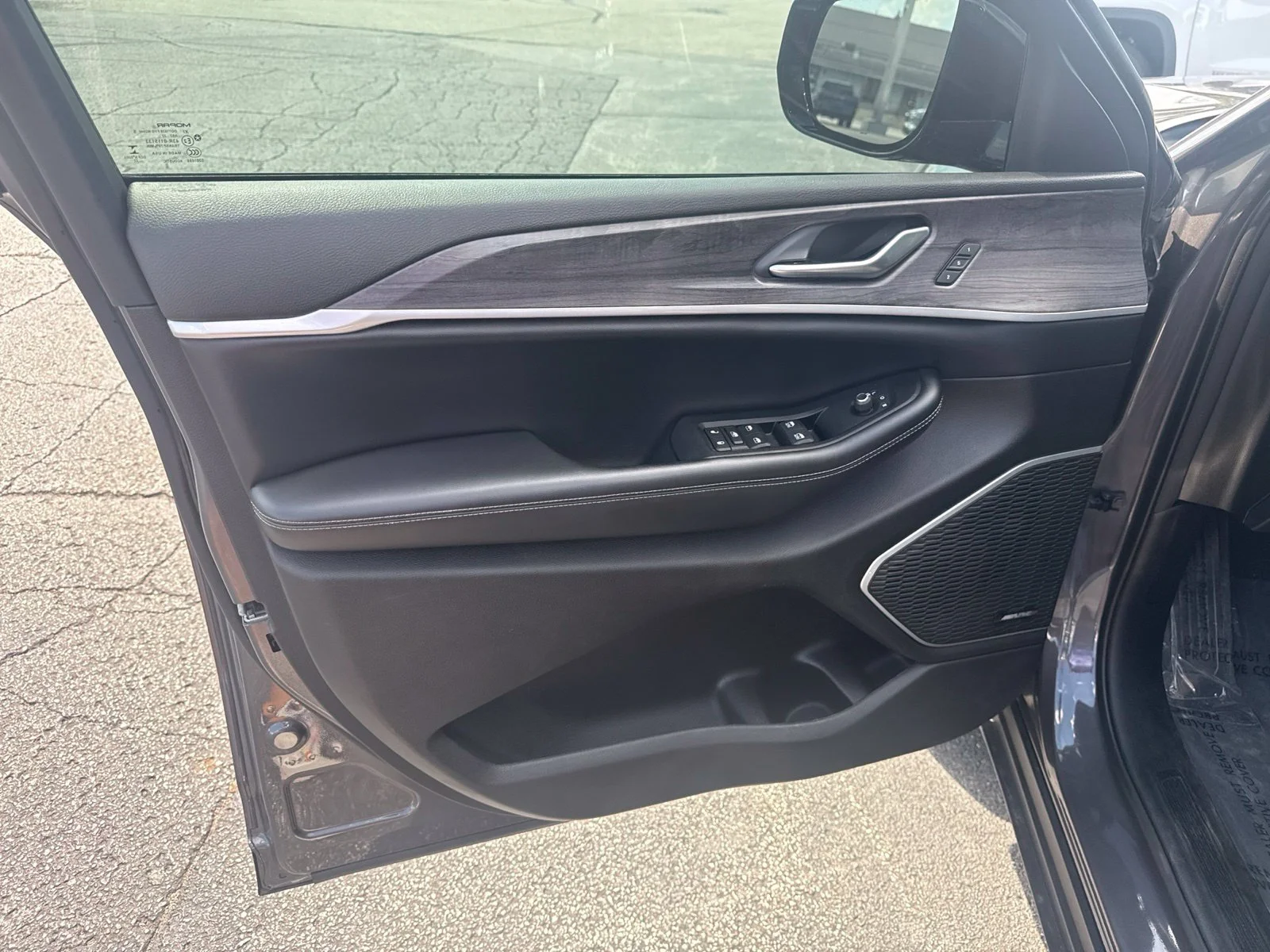 Used 2023 Gray Jeep Limited image 11