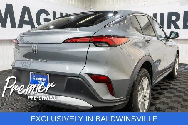 Used 2025 Gray Buick Preferred image 5