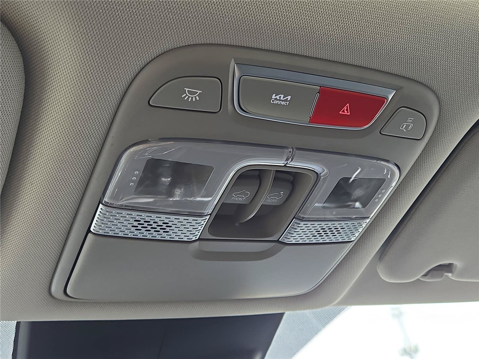 Used 2024 White Kia SX image 30
