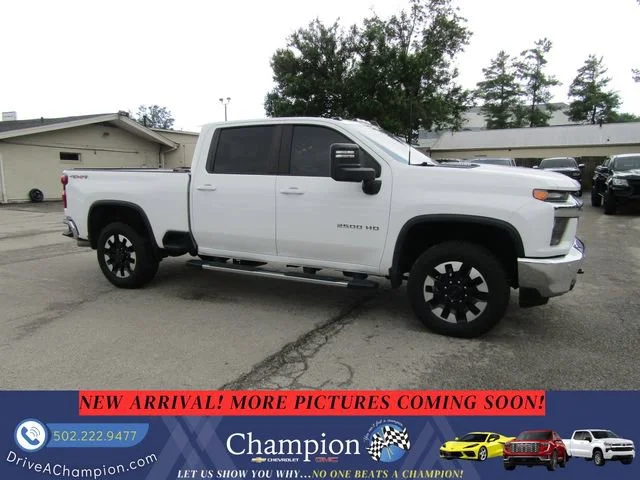 Used 2020 SUMMIT WHITE Chevrolet LT image 3