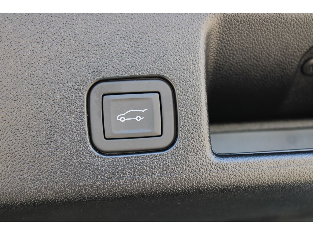 2025 Chevrolet Equinox EV RS - Photo 24