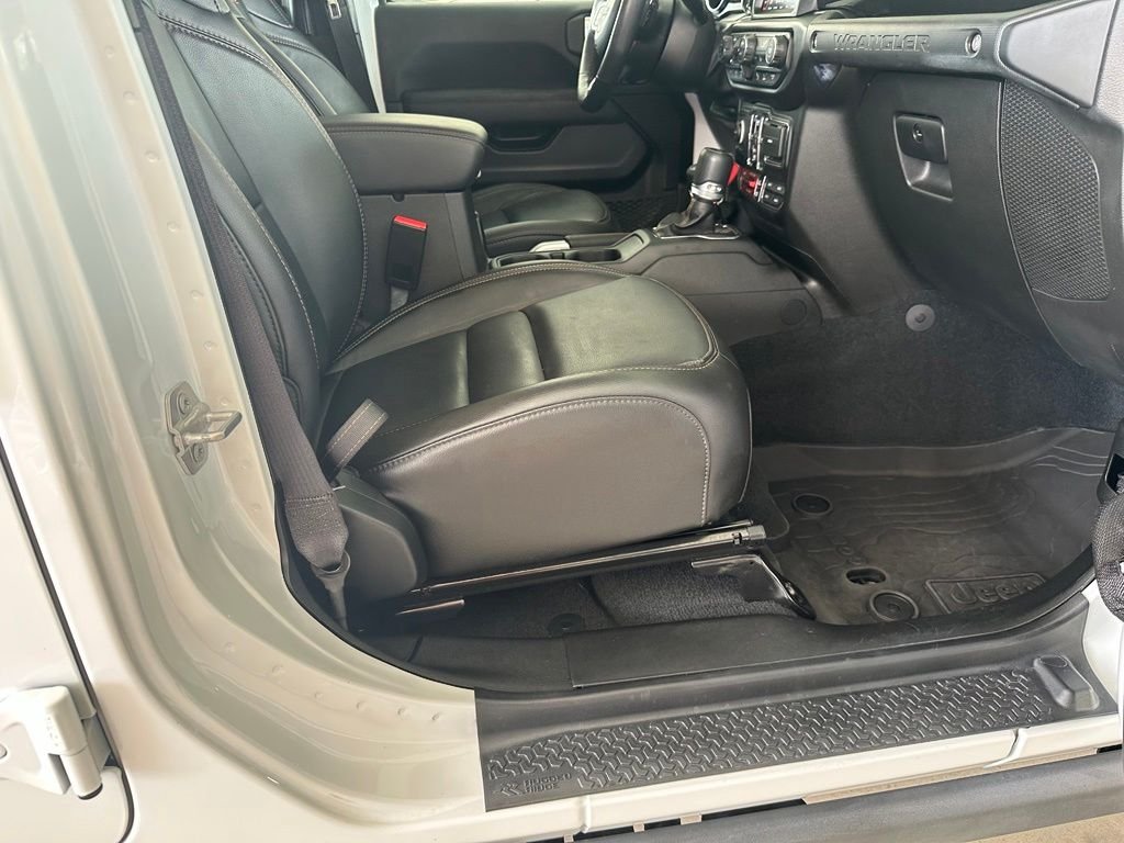 Used 2022 White Jeep Unlimited Rubicon 392 image 36