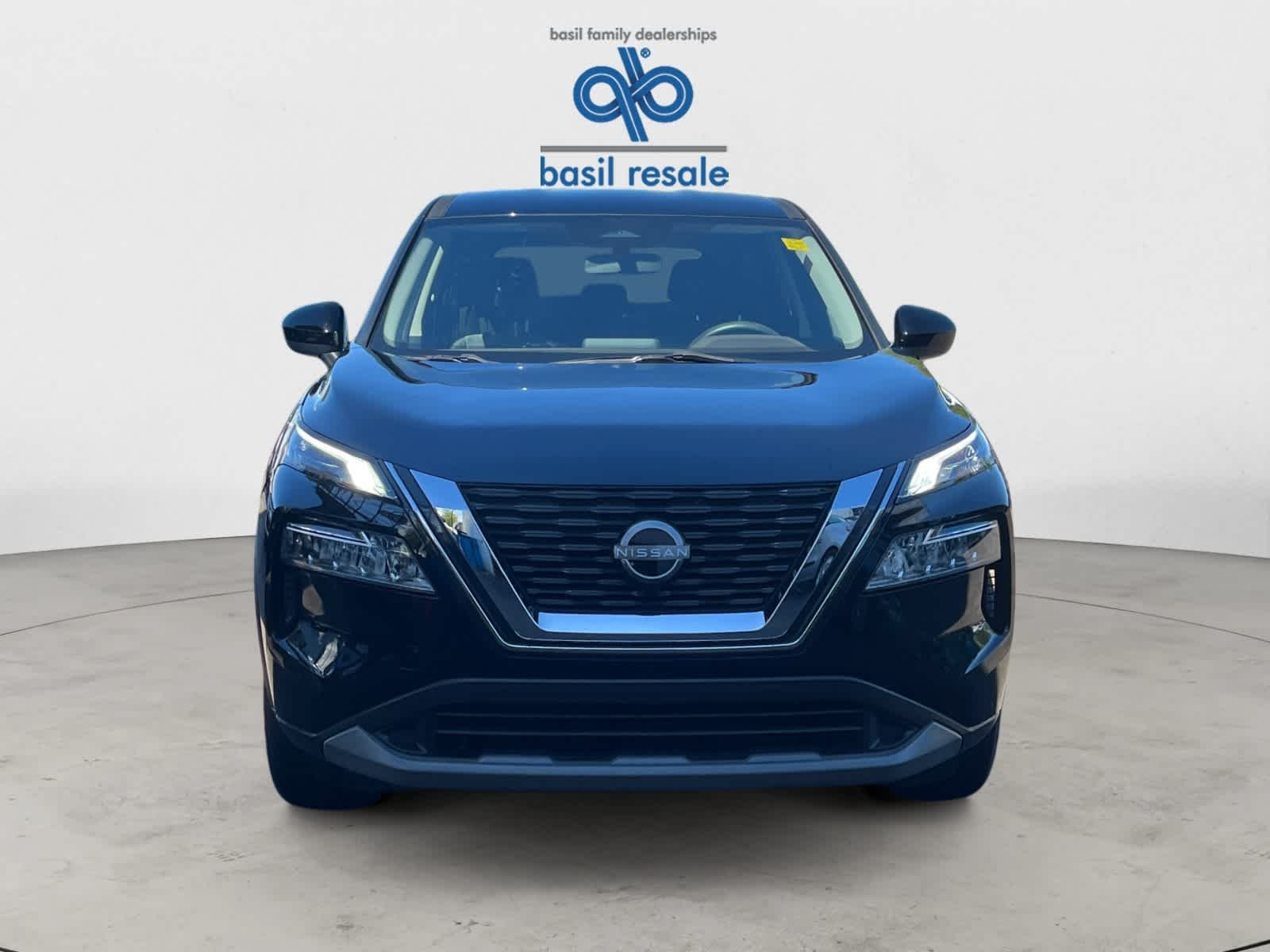 Used 2023 Super Black Nissan SV image 9