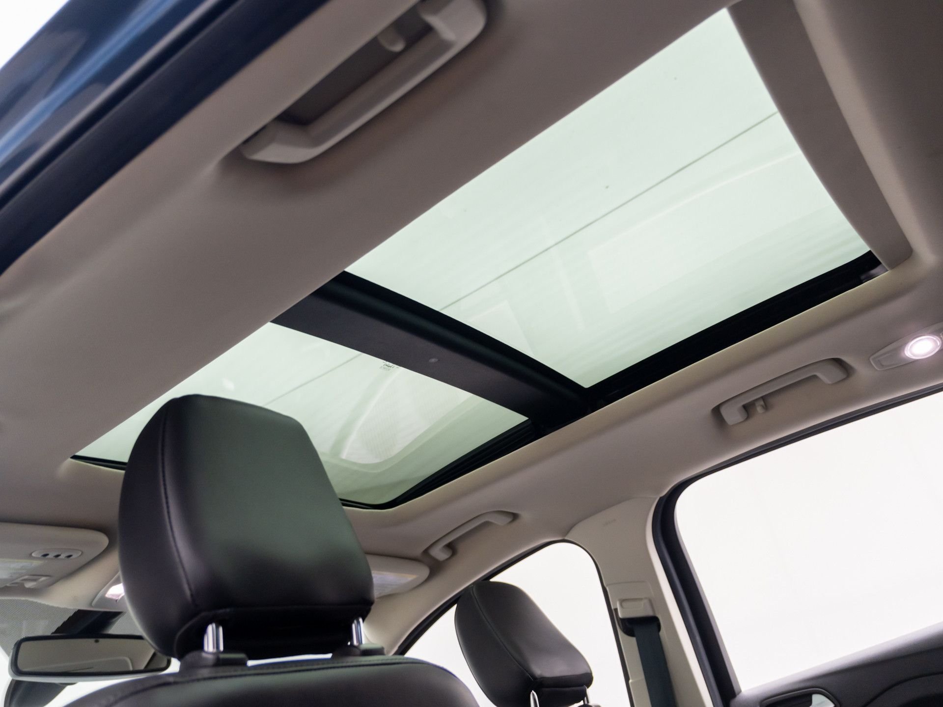 Used 2018 Blue Ford Titanium image 18