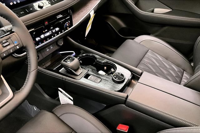 New 2026 Everest White Nissan Platinum image 9