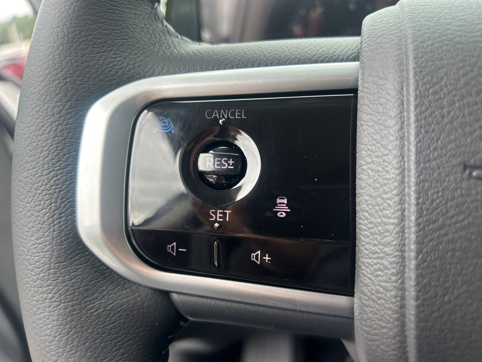 2025 Nissan Armada SV - Photo 29