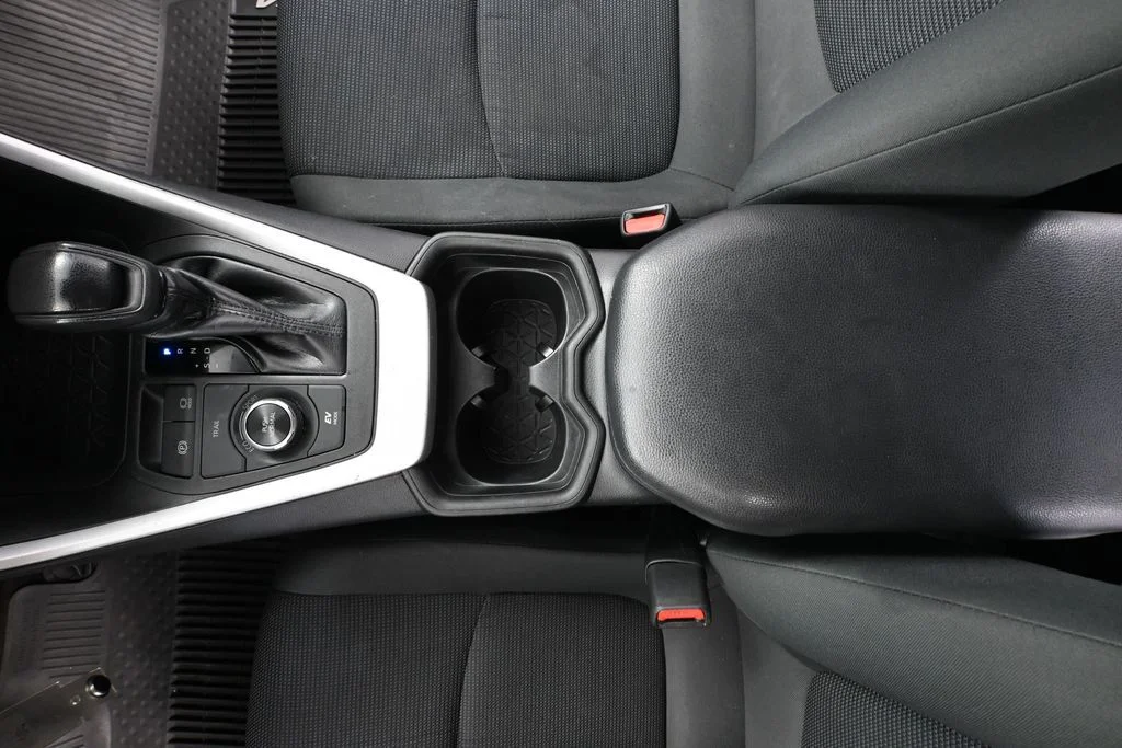 Used 2019 Silver Toyota LE image 34