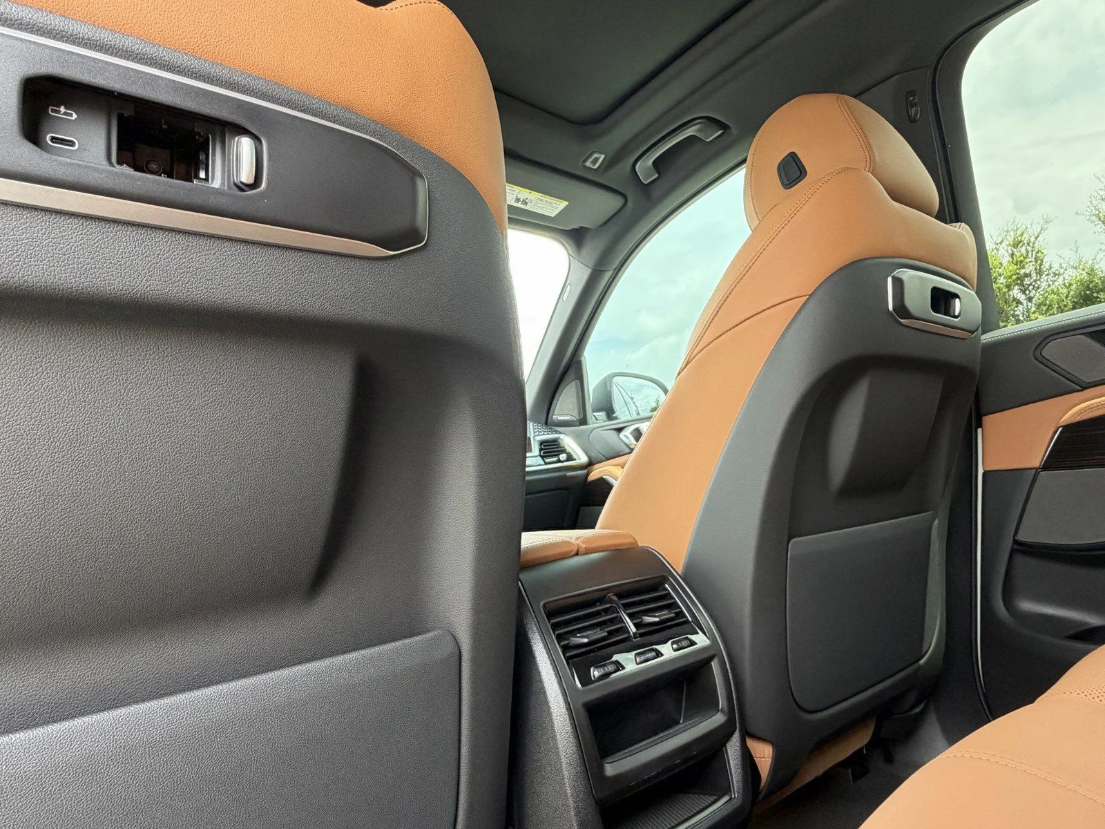 New 2026 Alpine White BMW sDrive40i image 20