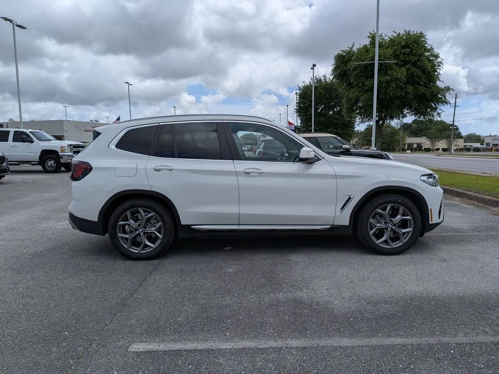 Used 2023 White BMW sDrive30i image 6