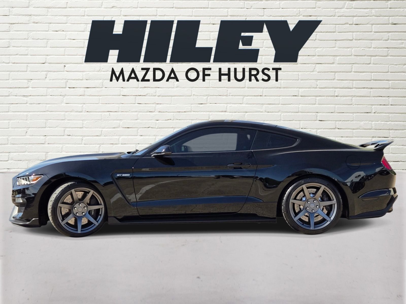 Used 2017 Shadow Black Ford Shelby GT350 image 4