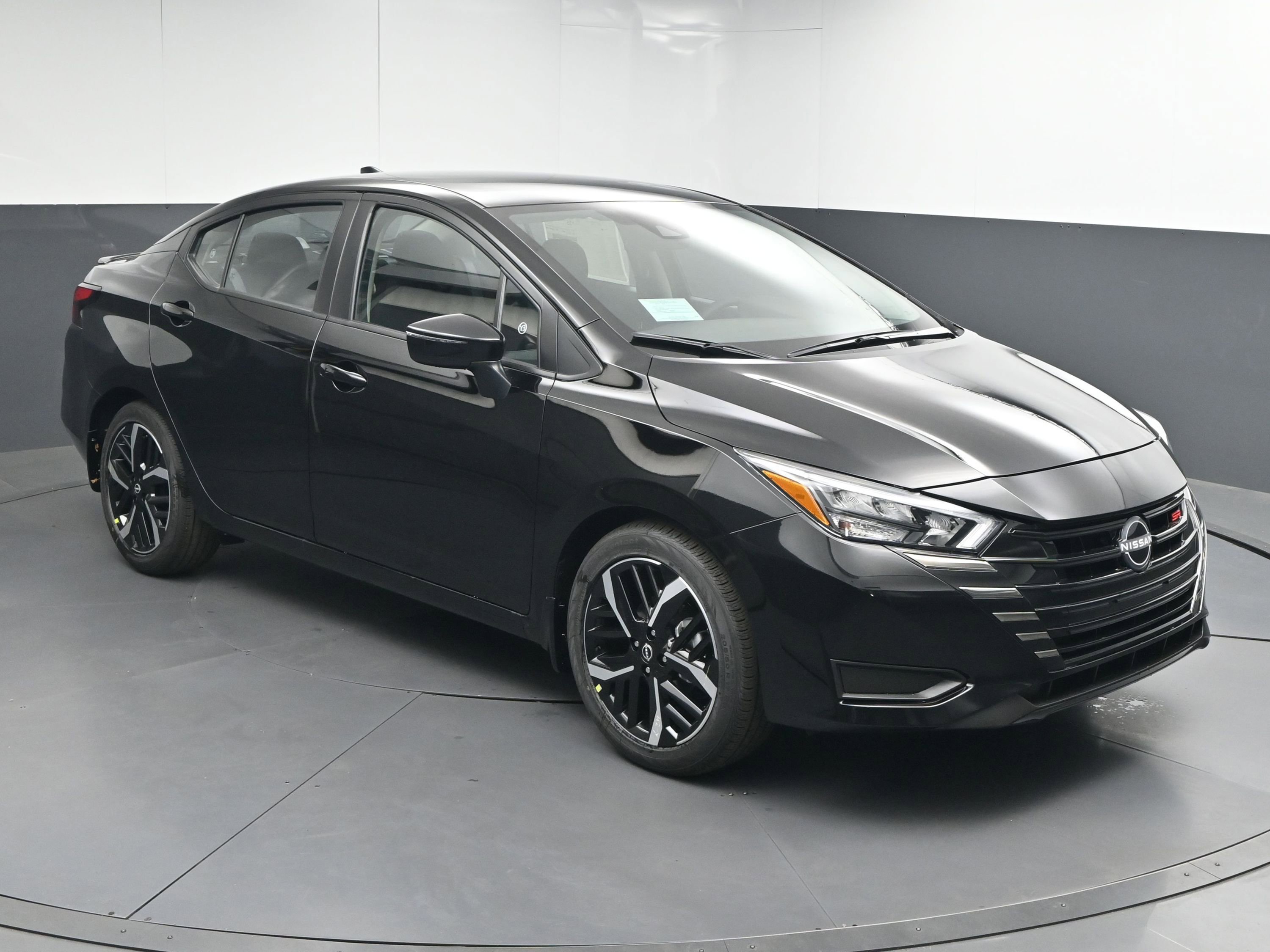 2025 Nissan Versa Sedan SR