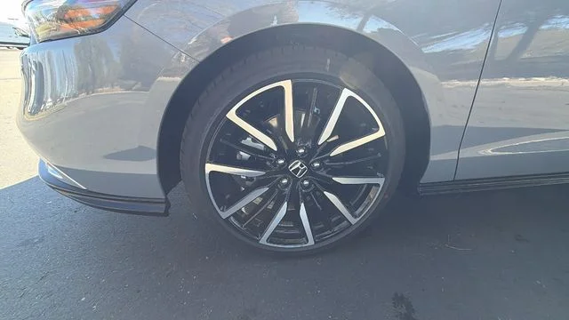 New 2026 Urban Gray Pearl Honda Touring Hybrid image 10