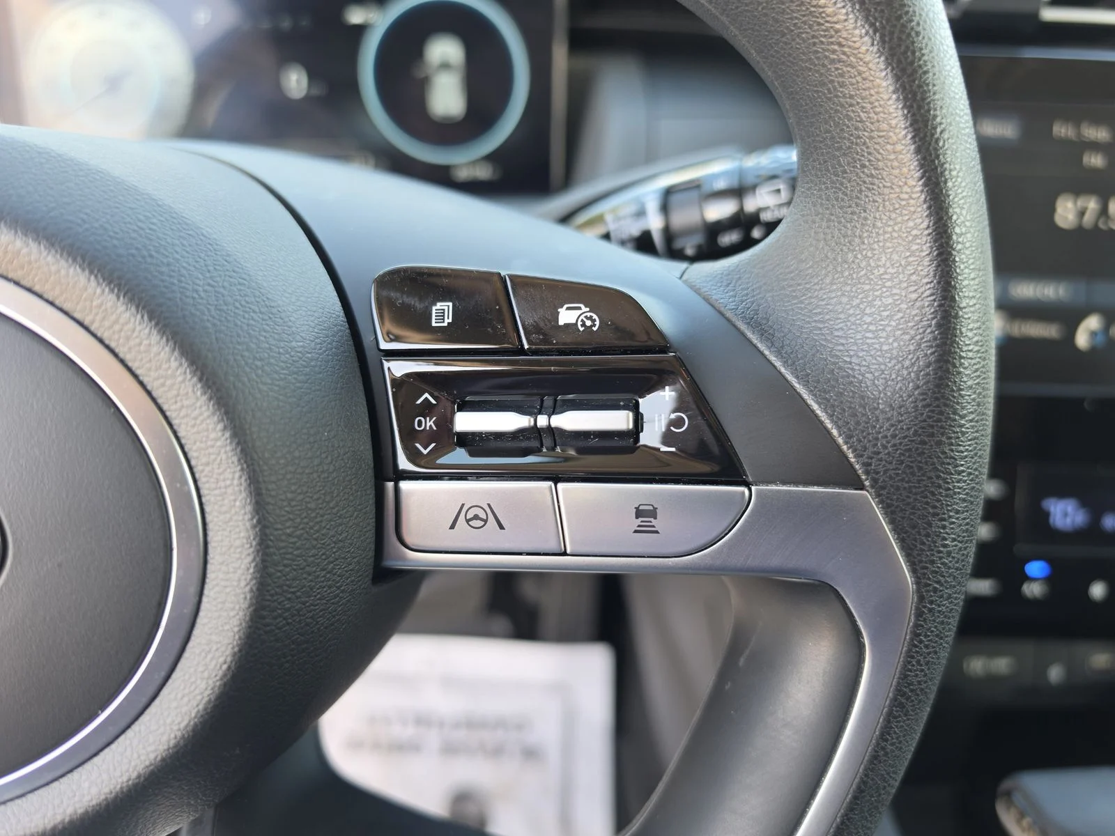 Used 2024 Silver Hyundai SEL image 34