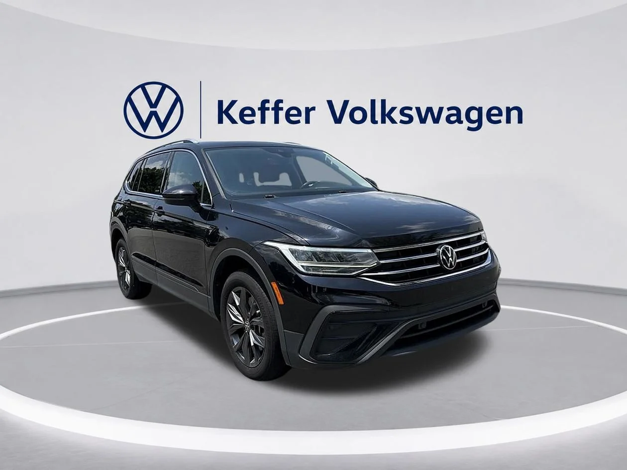 Used 2023 Black Volkswagen 2.0T SE image 7