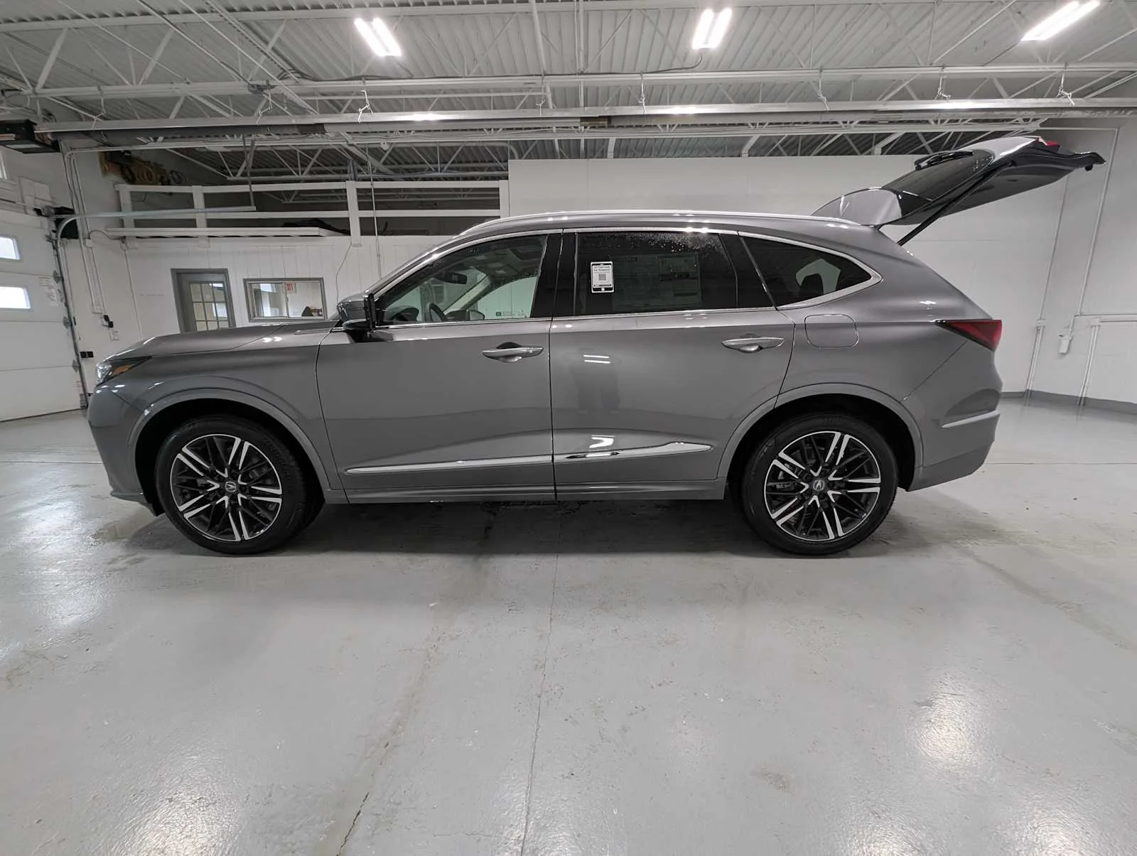 New 2026 Liquid Carbon Metallic Acura w/Advance Package image 10