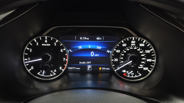Used 2018 Brilliant Silver Metallic Nissan Platinum image 17