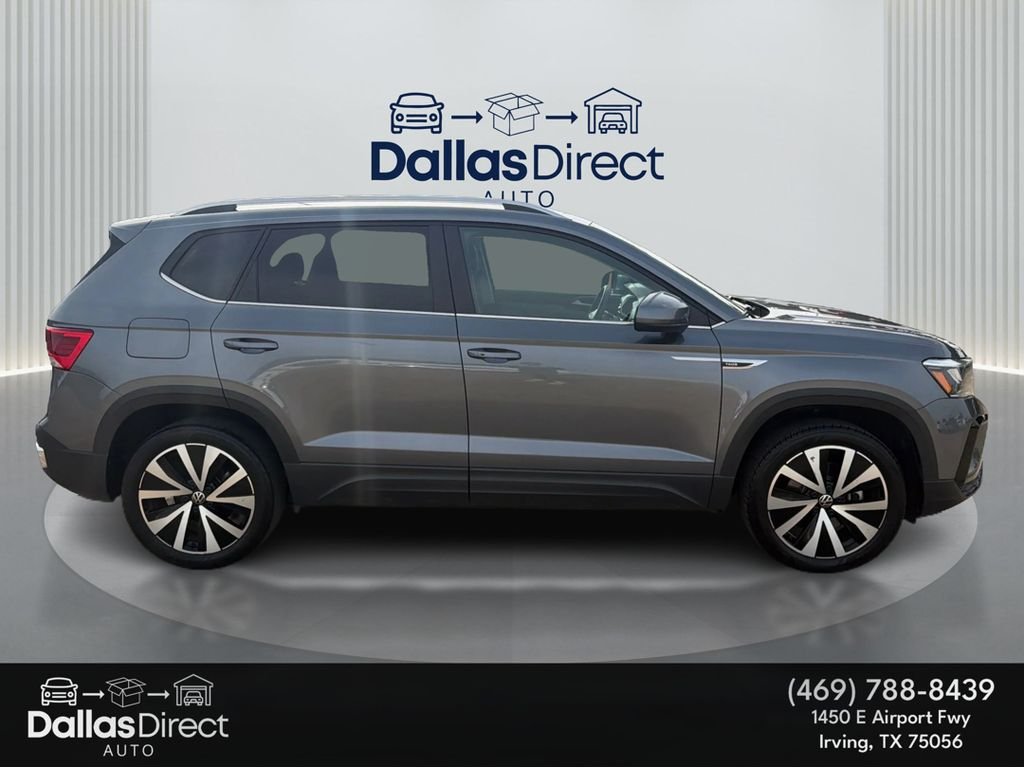 Used 2024 Blue Volkswagen SE image 5