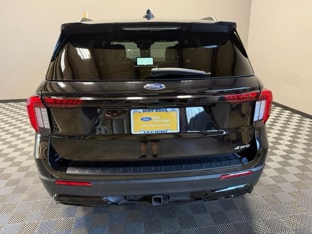 Certified Used 2025 Agate Black Metallic Ford ST-Line image 11